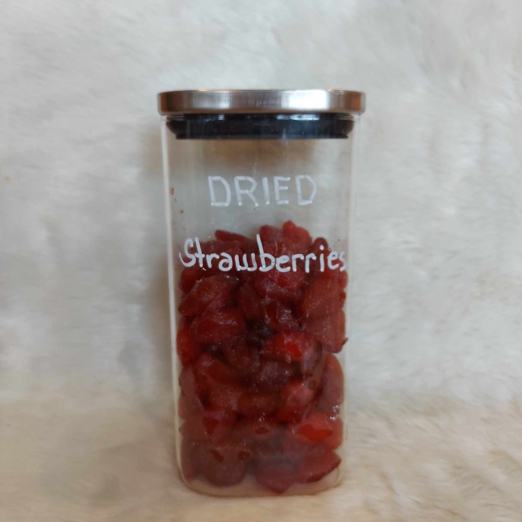 Strawberries, dried - per gm