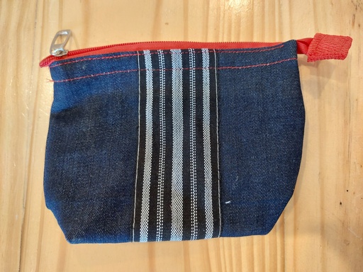 Pouch, upcycled katsa