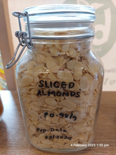 [G-SLBLALMND-RF-1] Almonds, blanched sliced - per gm