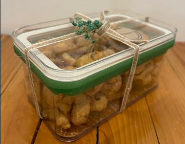 Vegan chicharon in a pancan container gift set