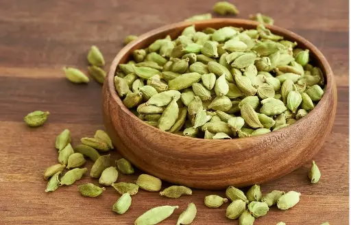 [G-CRDMGRNWH-RF-1] Cardamom green, whole - per gm